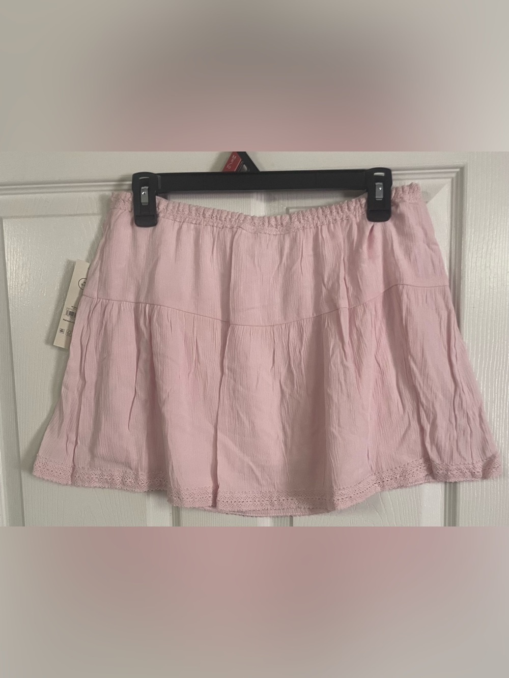 NWT No Boundaries Pink Peplum Mini Skirt Crochet Trim Women’s M 8-10